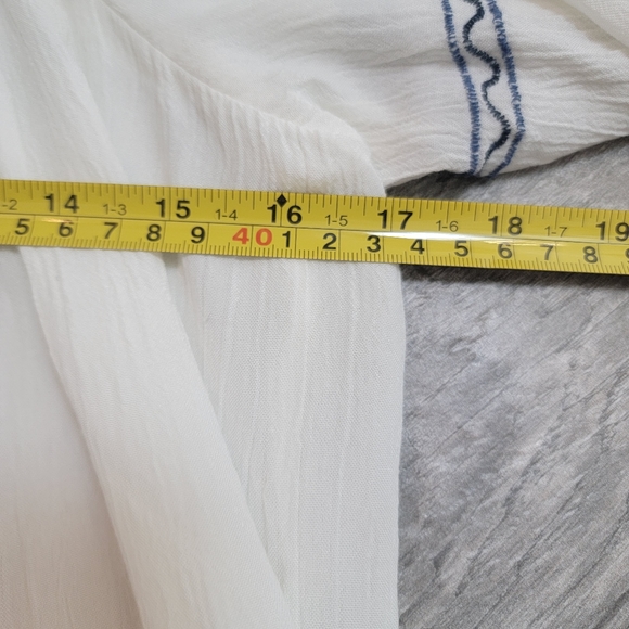 2/$20 American Eagle Ebroidered Peasant Top M - Picture 8 of 12